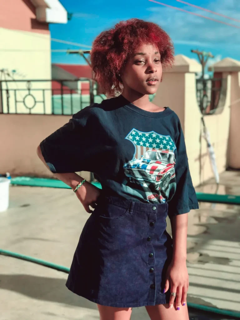 Simple T-Shirt With denim skirt