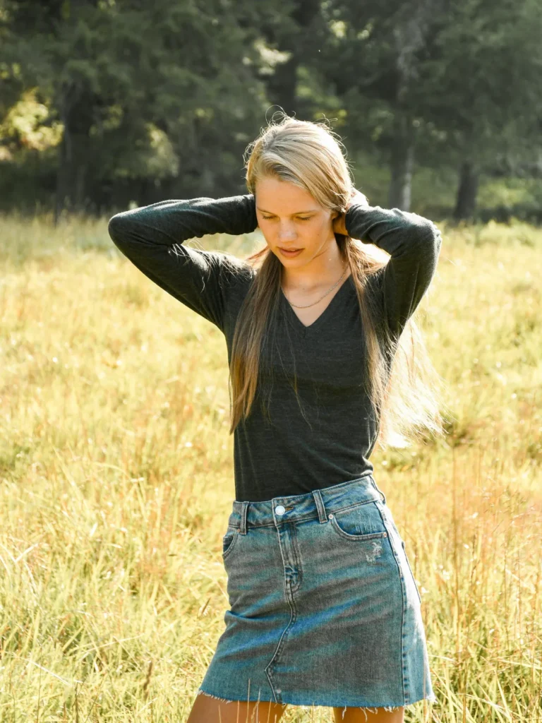 denim skirt with black blouse